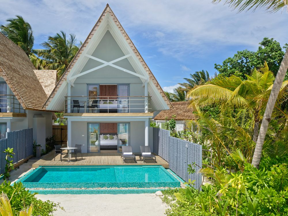Geräumige Beach Villa auf zwei Ebenen mit Pool, ideal für Paare und Familien.